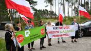 Protest przeciwko budowie Głębokowodnego Terminala Kontenerowego Przylądek Pomerania. Fot. PAP/Marcin Bielecki