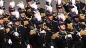 Kadeci École Speciale Militaire De Saint-Cyr biorą udział w paradzie wojskowej. Fot. PAP/EPA/TERESA SUAREZ