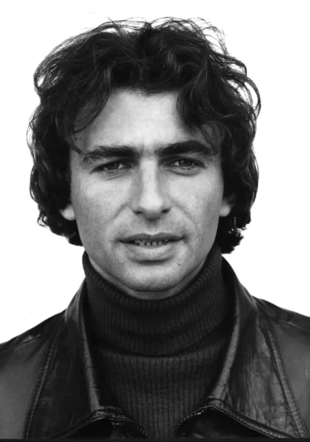 Sopot, 08.1977. Seweryn Krajewski, wokalista, muzyk, kompozytor, lider zespołu Czerwone Gitary. Fot. PAP/Stefan Kraszewski 