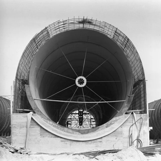 Budowa elektrowni wodnej szczytowo-pompowej Żarnowiec położonej nad Jeziorem Żarnowieckim. Fot. PAP/Andrzej Klimek