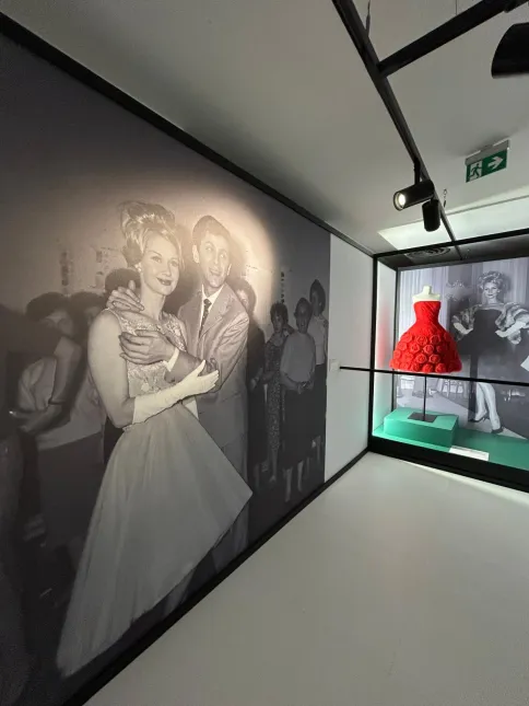 Wystawa „Moda in luce 1955-1975 – Roma fra glamour e innovazione industriale”. Fot. PAP/Sylwia Wysocka